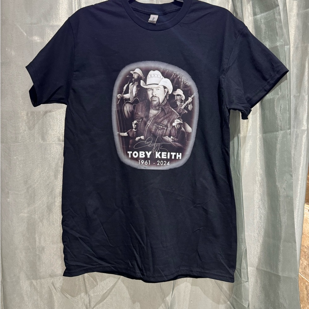Toby Keith RIP - Picture 2 of 2